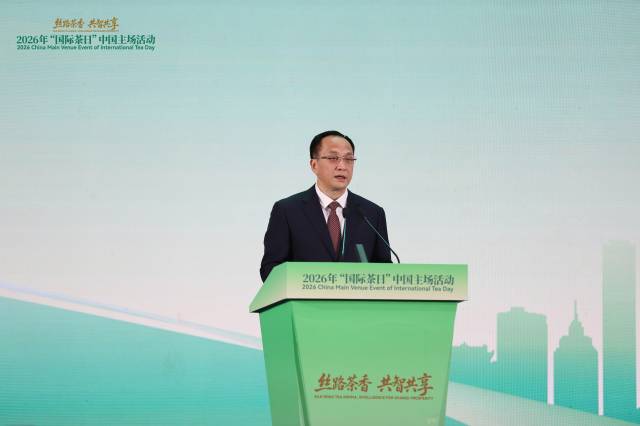 广西壮族自治区副主席、政协副主席许显辉致辞。