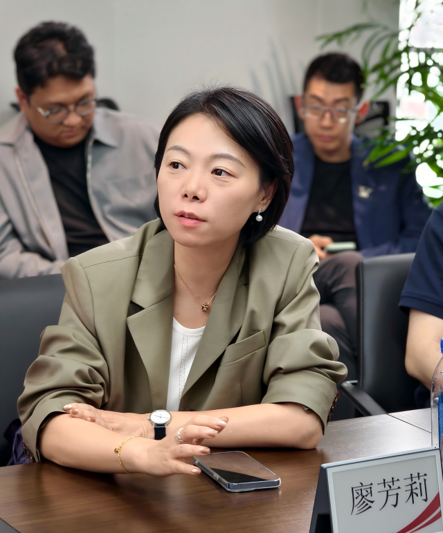 腾讯集团市场公关部战略传播负责人廖芳莉做主题分享 腾讯集团市场公关部战略传播负责人廖芳莉做主题分享