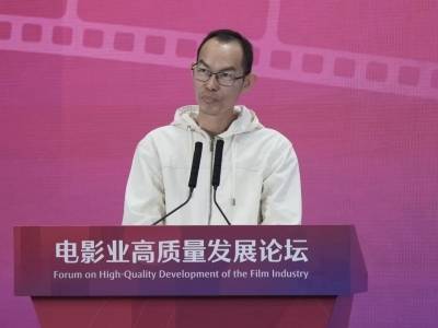 蓝鸿春：方言从不是电影传播的壁垒，坚持做讲故事的“手艺人”