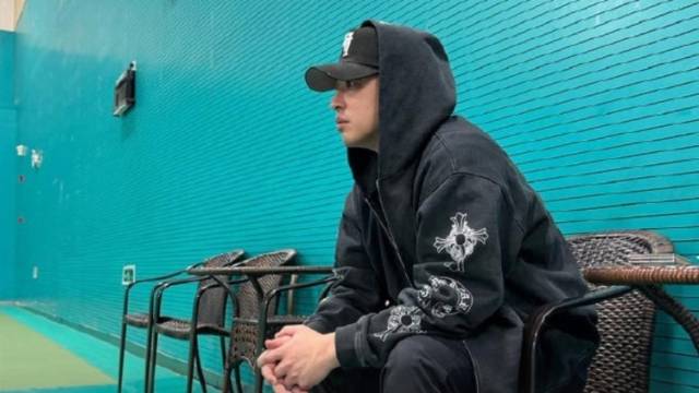 歌手潘玮柏自曝患上面瘫，医生：或因太累造成，发病呈年轻化趋势，吹空调也要注意
