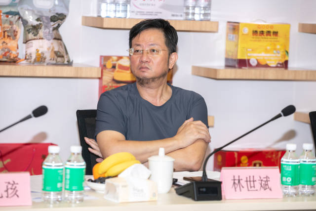 广东省作家协会创研部主任、广东省诗歌创作委员会副主任林世斌