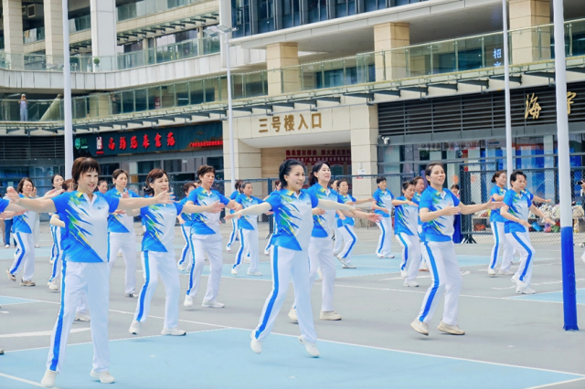 《肠康操》推广启动仪式在广州黄埔区举行