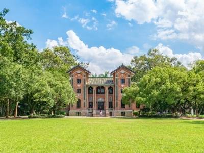 中山大学医学院并入中山医学院，深圳校区官网已调整