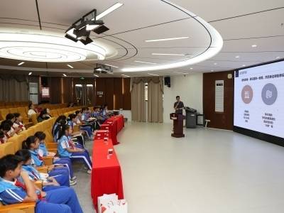 校媒携手！文理实验学校（集团）南方报业“校园记者站”揭牌