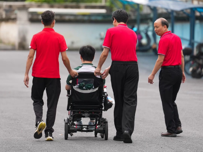 轮椅上的高考！他奔赴“一个人的考场”逐梦