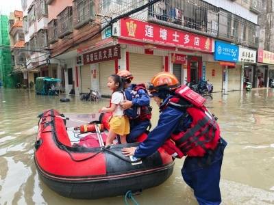 暴雨袭击汕尾，消防人员转移17人，护送2名高考考生赴考！