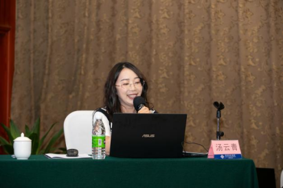 往届“三支一扶”离岗人员汤云青进行分享