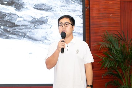 往届“三支一扶”离岗人员简宏桥进行分享