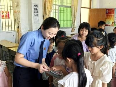 温柔且有力量！十年检察蓝，守护梅州少年无忧成长