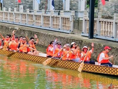端午舟横跨山海！马来西亚友人在番禺大岭村沉浸式体验广府民俗