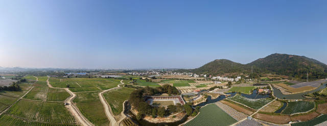 “凤栖良田·山水美景”美丽乡村走廊，推动村庄、景点、产业从“散点分布”向“廊道集聚”转变。 受访单位供图