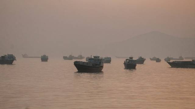 美伊达成协议！停火、开海峡、60天谈判，全球油价大跌 | 快问快答