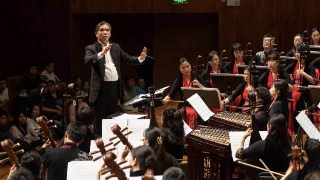 “国风天团”炸场！广东民族乐团以音乐为舟带你梦回大楚