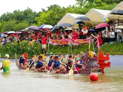 萌娃“划水”！佛山这场幼儿园龙舟赛太欢乐