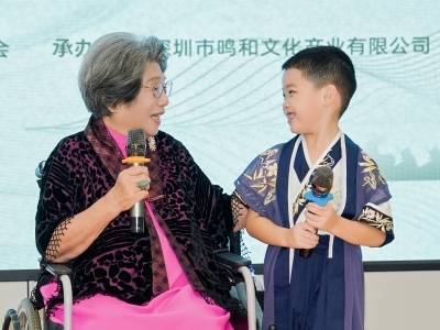 宋词译成英文有多美？92岁教授在深圳连续17年做同一件事