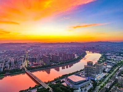 人民日报头版头条：广东实施“百千万工程”促进城乡区域协调发展