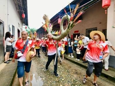 南雄：双村联动 上演非遗“闹”端午民俗巡游