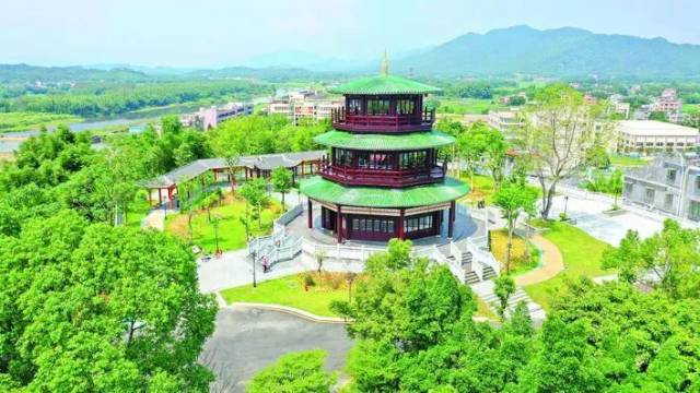 如今的龙门生态优美、城乡和美。图为龙门县城风光。
