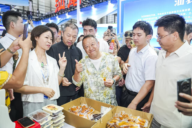 艺人曾志伟点赞陆丰甘薯制品。 艺人曾志伟点赞陆丰甘薯制品。