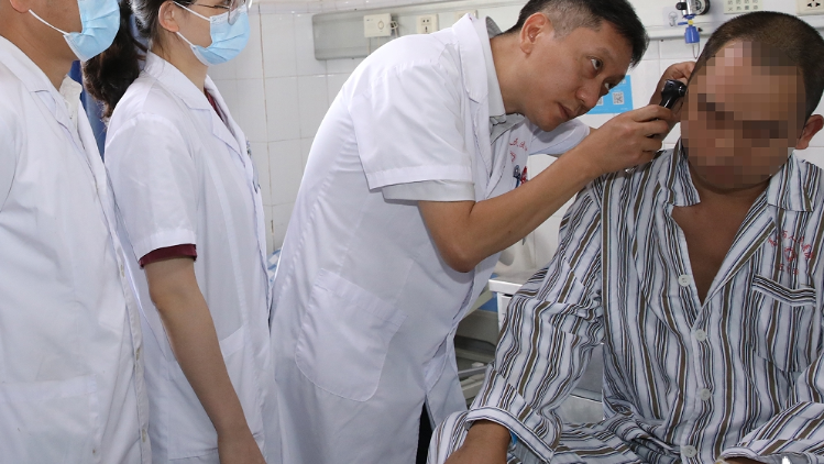 切除高危胆脂瘤！高州市人民医院完成粤西首例高难度经颅中窝岩尖手术