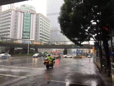 深圳暴雨和强对流天气多发将持续至9日，10-11日高温酷热来袭