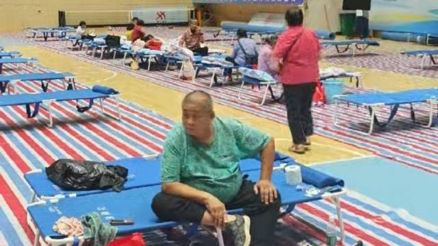 “感觉很安心！”洪峰将至，肇庆封开安置点为转移群众配齐物资