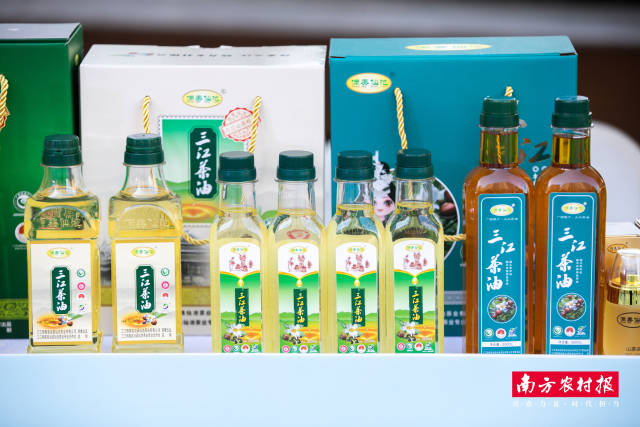 三江茶油产品。
