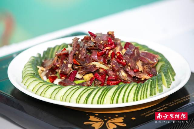 三江茶油炒独峒牛肉干。