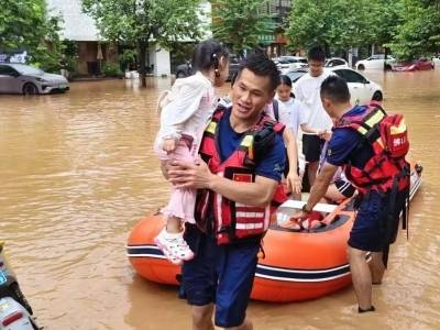佛山驰援广西贵港：已排涝16万立方米，转运群众17人
