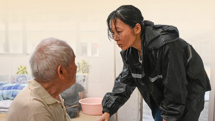 获评感动中国年度人物，茂名村支书刘名芳提了件“头等大事”
