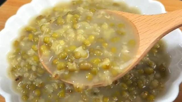 高血压女子连喝三天绿豆汤致脑出血，医生提醒