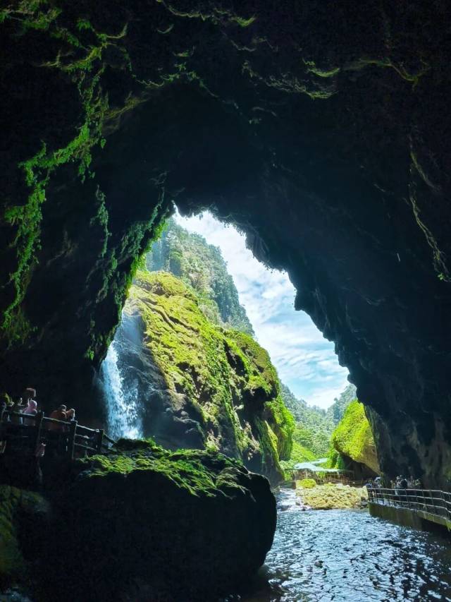 △通灵大峡谷。图/广旅古龙山通灵大峡谷景区 △通灵大峡谷。图/广旅古龙山通灵大峡谷景区