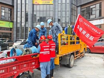 风雨中的守护 | 万家灯火重燃，“南投铁军”点亮八桂大地