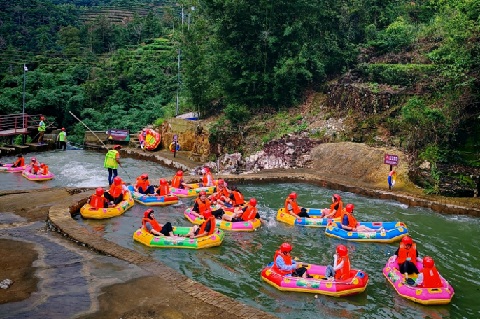 暑假玩水去哪？这些特色峡谷漂流带你解锁粤式清凉