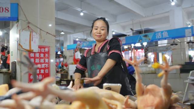 “金鸪鸪”文艺队员赵小香(香香)。 “金鸪鸪”文艺队员赵小香(香香)。