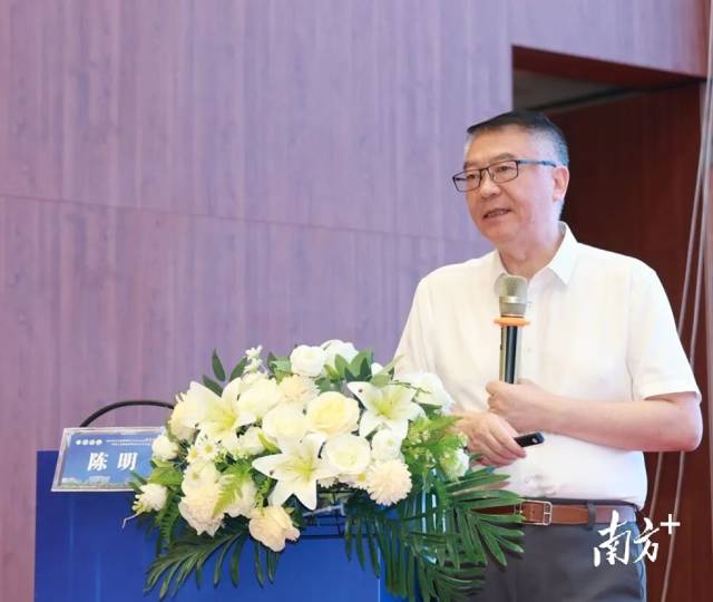 中山大学肿瘤防治中心陈明教授讲课。