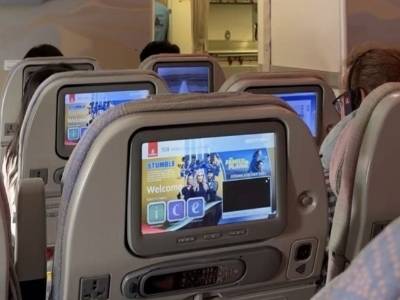 阿联酋航空航班备降杭州乘客被困舱内，航司致歉