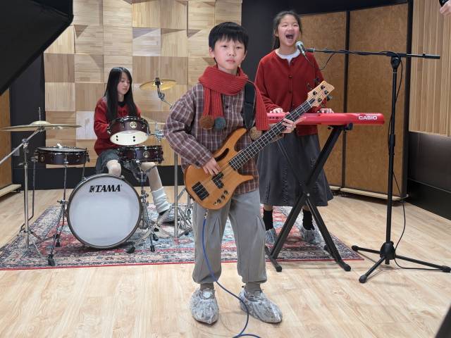 孩子们日常训练。 孩子们日常训练。
