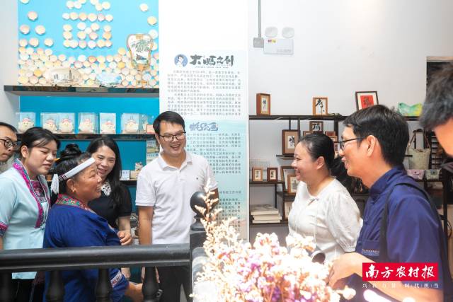 三江农特产品企业调研大鹏文创了解农产品文创新做法新思路