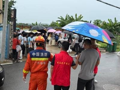 汕尾捷胜沙角尾村800多名村民紧急转移｜直击台风“红霞”一线