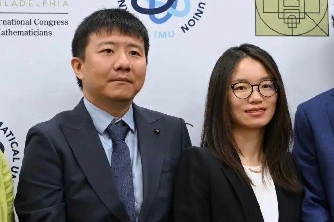 两个数学天才的不同通关路：一个差点去学建筑，一个曾想当作家