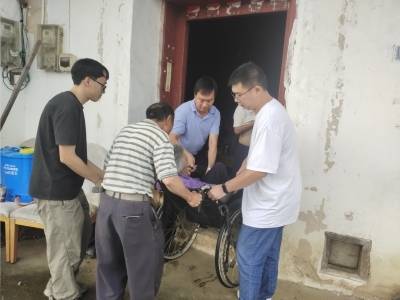 阳山：党旗飘扬抗台风，同心筑堤护民安