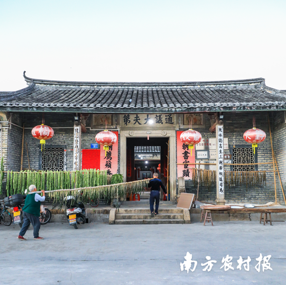 侯南村通义大夫第,如今依然有人居住生活。 侯南村通义大夫第,如今依然有人居住生活。
