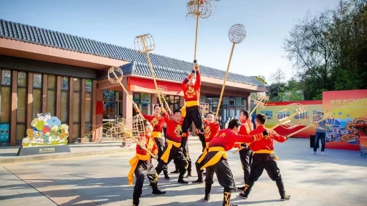 脚踩泥土笔寻文脉！广财学子敲开龙门百年村史