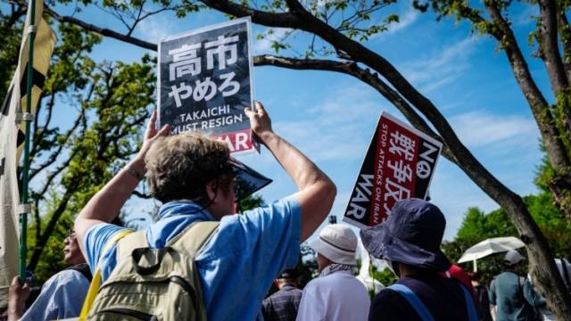 三问日本新版《防卫白皮书》