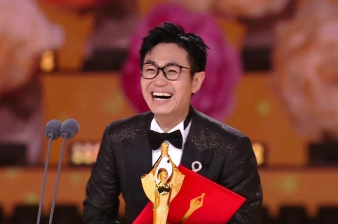 大鹏凭粤产电影《长安的荔枝》夺得第38届百花奖最佳导演