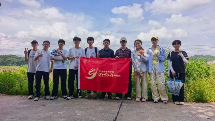 青年助力百千万丨走遍官圩十村，广工“芯”青年把论文写在田野上
