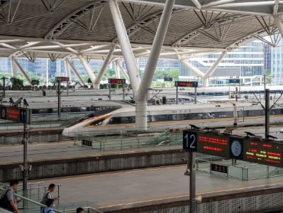 受台风“紫檀”影响，广铁部分列车停运