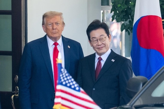 “示好”朝鲜“敲打”韩国，美国在下一盘什么棋？