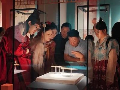 9月来珠三角，走近提香、梵高、齐白石、潘玉良 | 在+看展